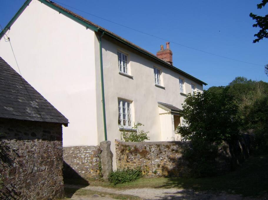 Farmer Bob'S Farmhouse Barnstaple Exterior foto