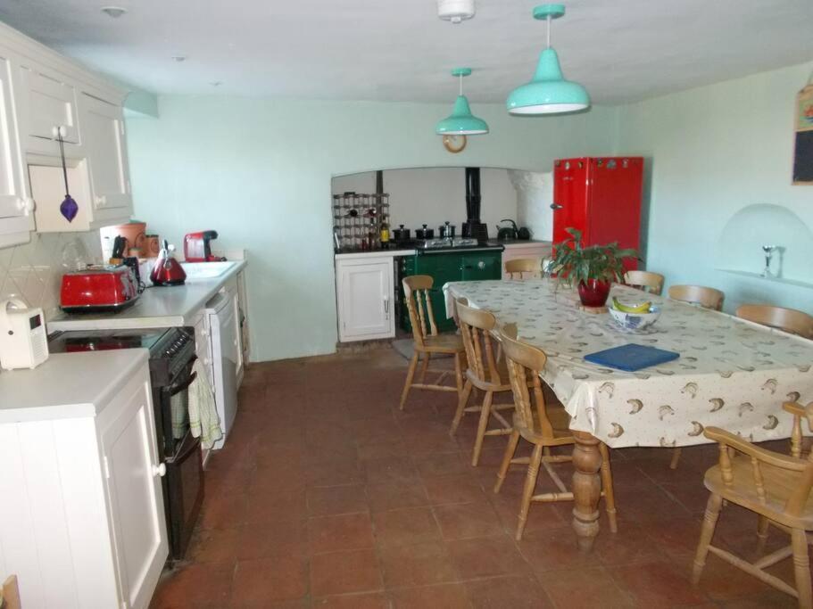 Farmer Bob'S Farmhouse Barnstaple Exterior foto